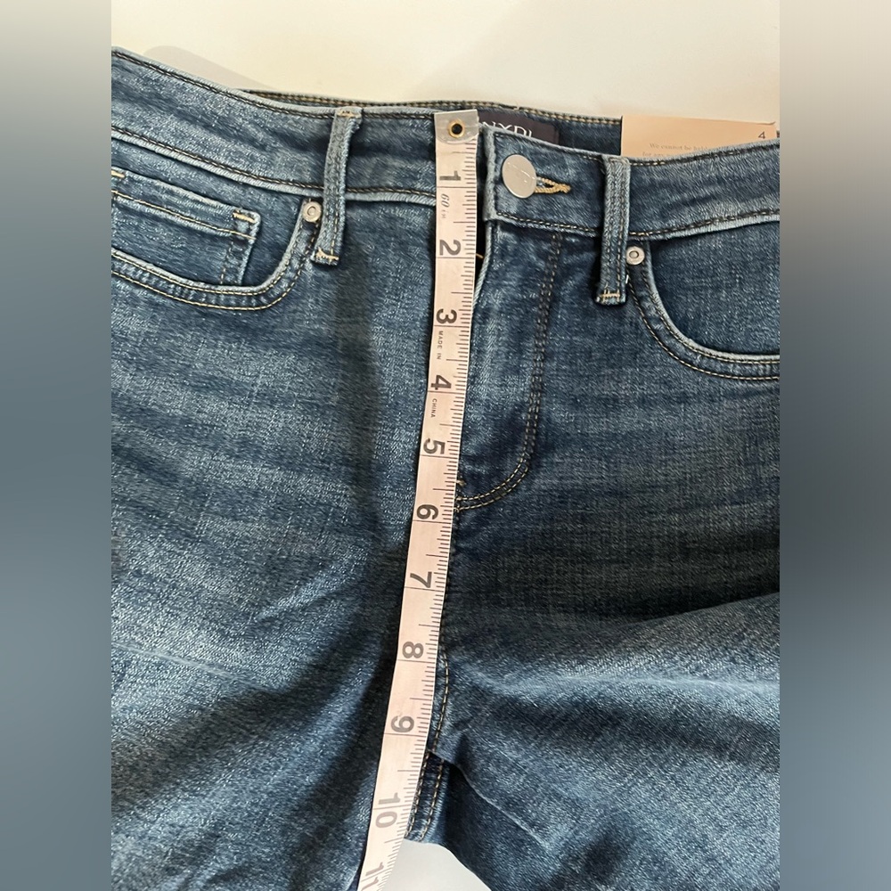 NWT NYDJ Chloe Capri Pants 4 Blue Marcel Denim Sideseam Zipper LIFTxTUCK‎ - Picture 8 of 11